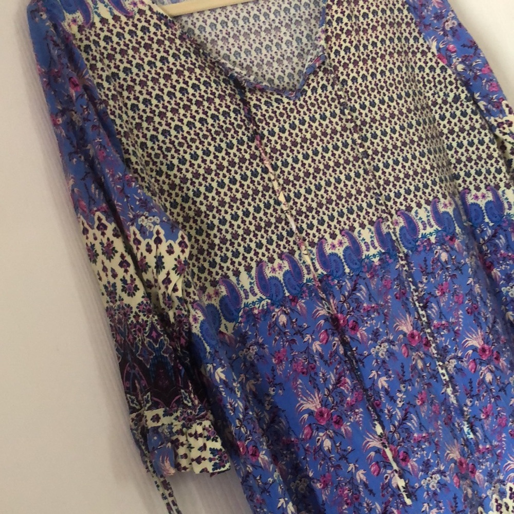 Floral Blue and Cream floral paisley Women's tunic Top - Picture 5 of 11